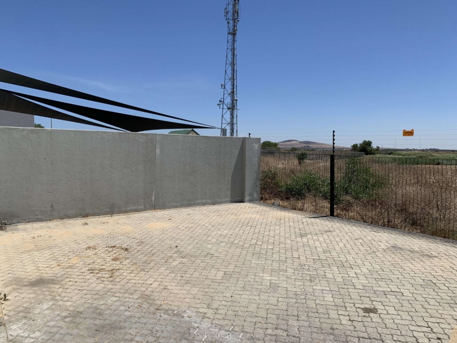 To Let commercial Property for Rent in Kraaifontein Western Cape